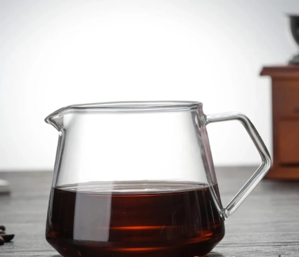 ابريق زجاجي مع غطاء 300مل